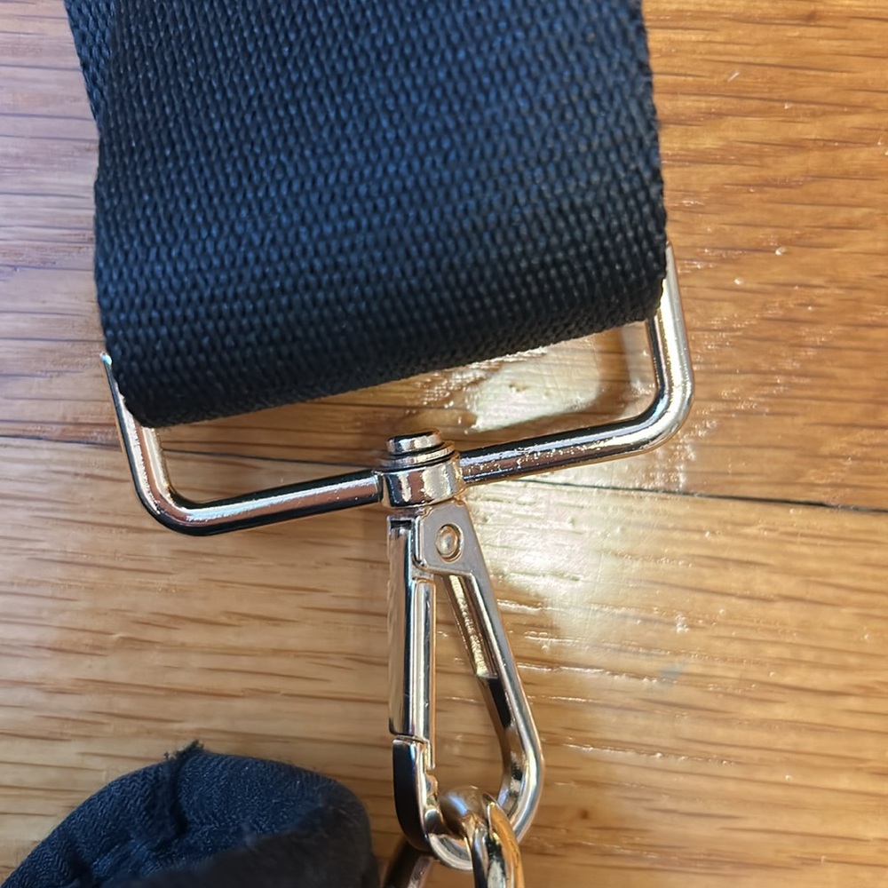 Ah-Dorned Black Puffer Nylon Crossbody Bag - Picture 4 of 12